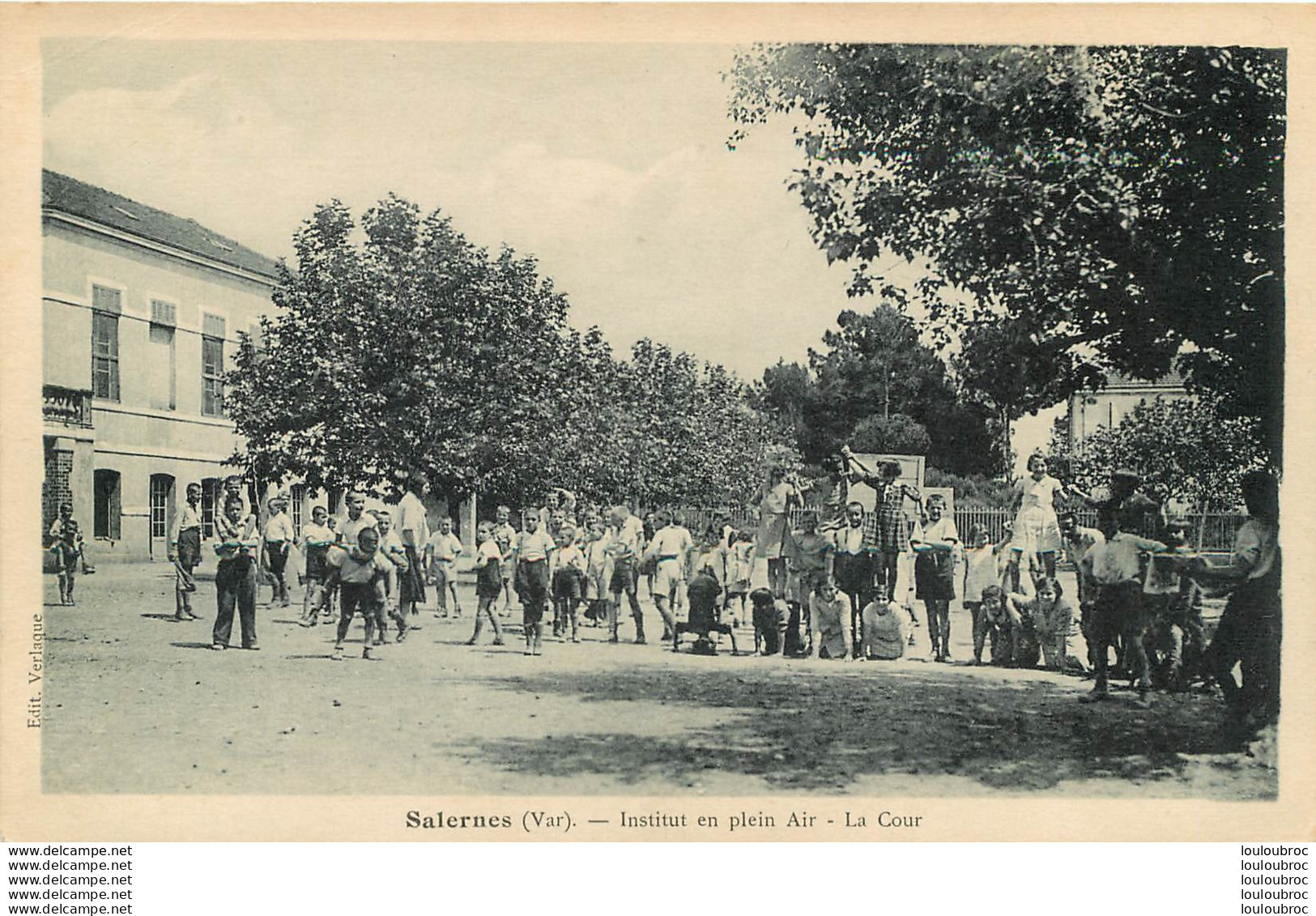 SALERNES INSTITUT EN PLEIN AIR LA COUR - Salernes