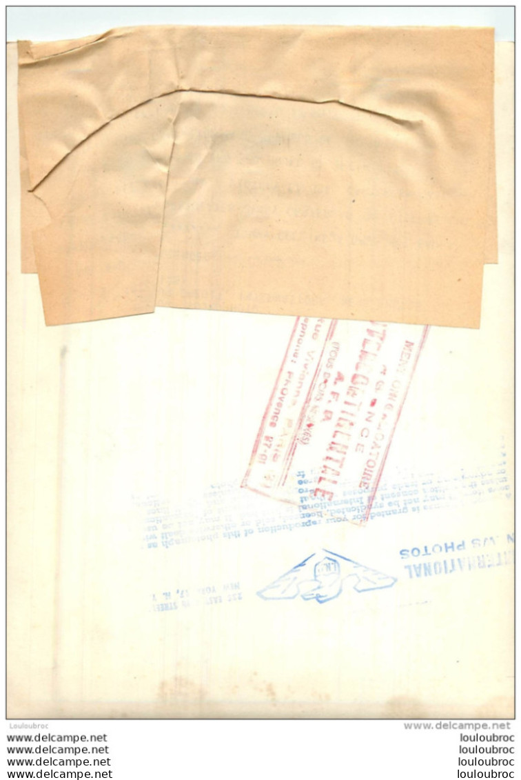 GRANDE PHOTO ORIGINALE  BOXE TOMMY COLLINS ET JIMMY CARTER  1953 FORMAT 23 X 18 CM - Autres & Non Classés