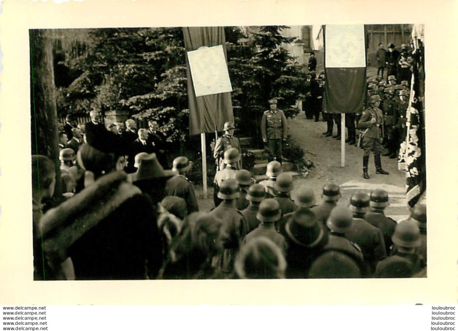 PHOTO ORIGINALE GUERRE 39/45 WW2 SOLDATS ALLEMANDS WERHRMACHT  LES SIGNES ONT ETE MASQUES  POUR LA PHOTO 9.50 X 6.50 CM - Guerra, Militares