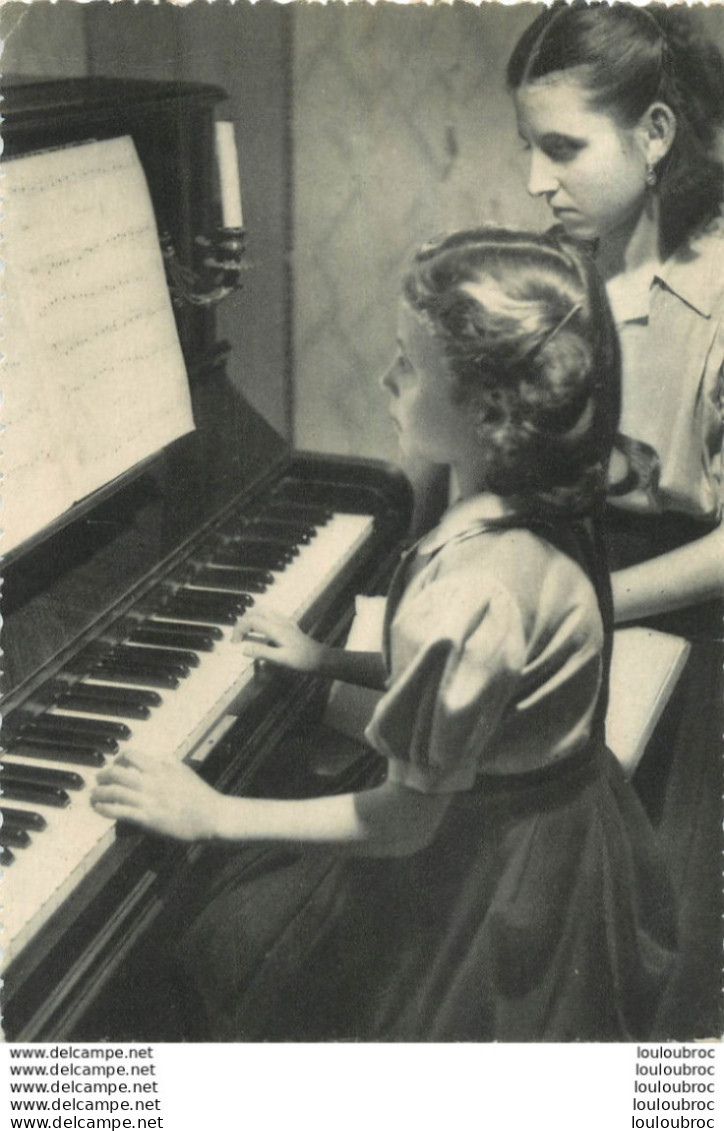 MONTPELLIER INSTITUTION DES SOURDS MUETS ET JEUNES AVEUGLES  LECON DE PIANO - Montpellier