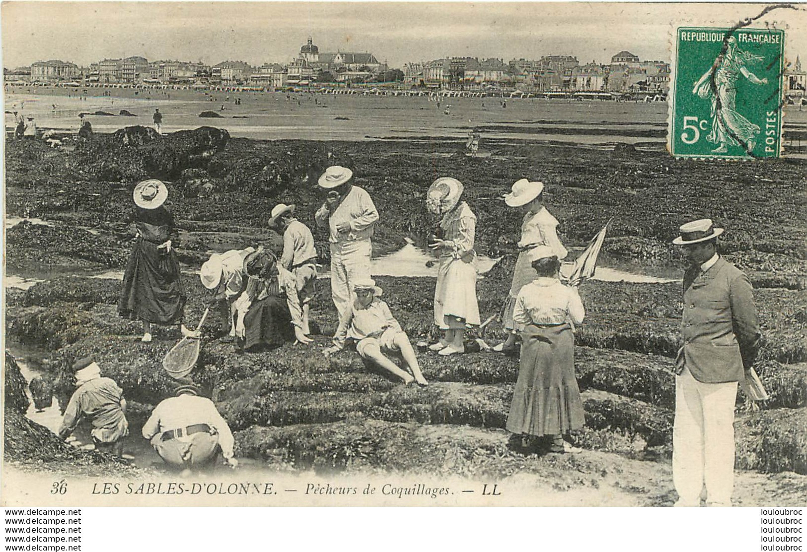 LES SABLES D'OLONNE PECHEURS DE COQUILLAGES - Sables D'Olonne