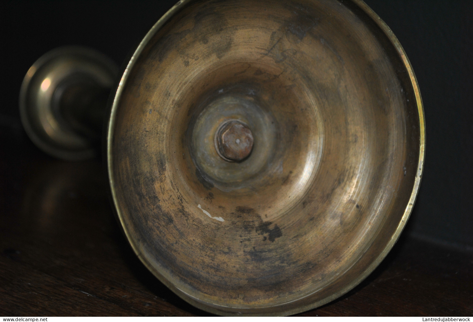 Ancien Bougeoir à Binet En Cuivre Ou Laiton Base Circulaire (H 22.5cm) - Luminaire Candélabre Chandelier Bougie Bronze  - Kandelaars, Kandelaars & Kandelaars