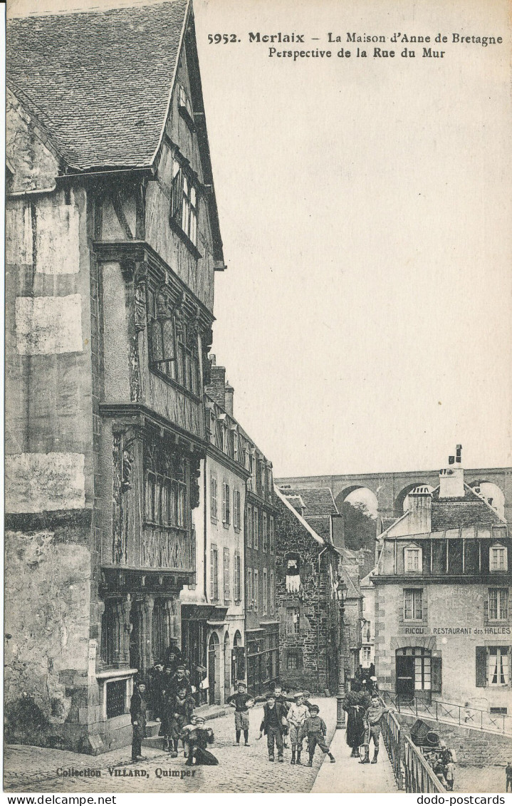 PC40299 Morlaix. La Maison D Anne De Bretagne Perspective De La Rue Du Mur. B. H - World