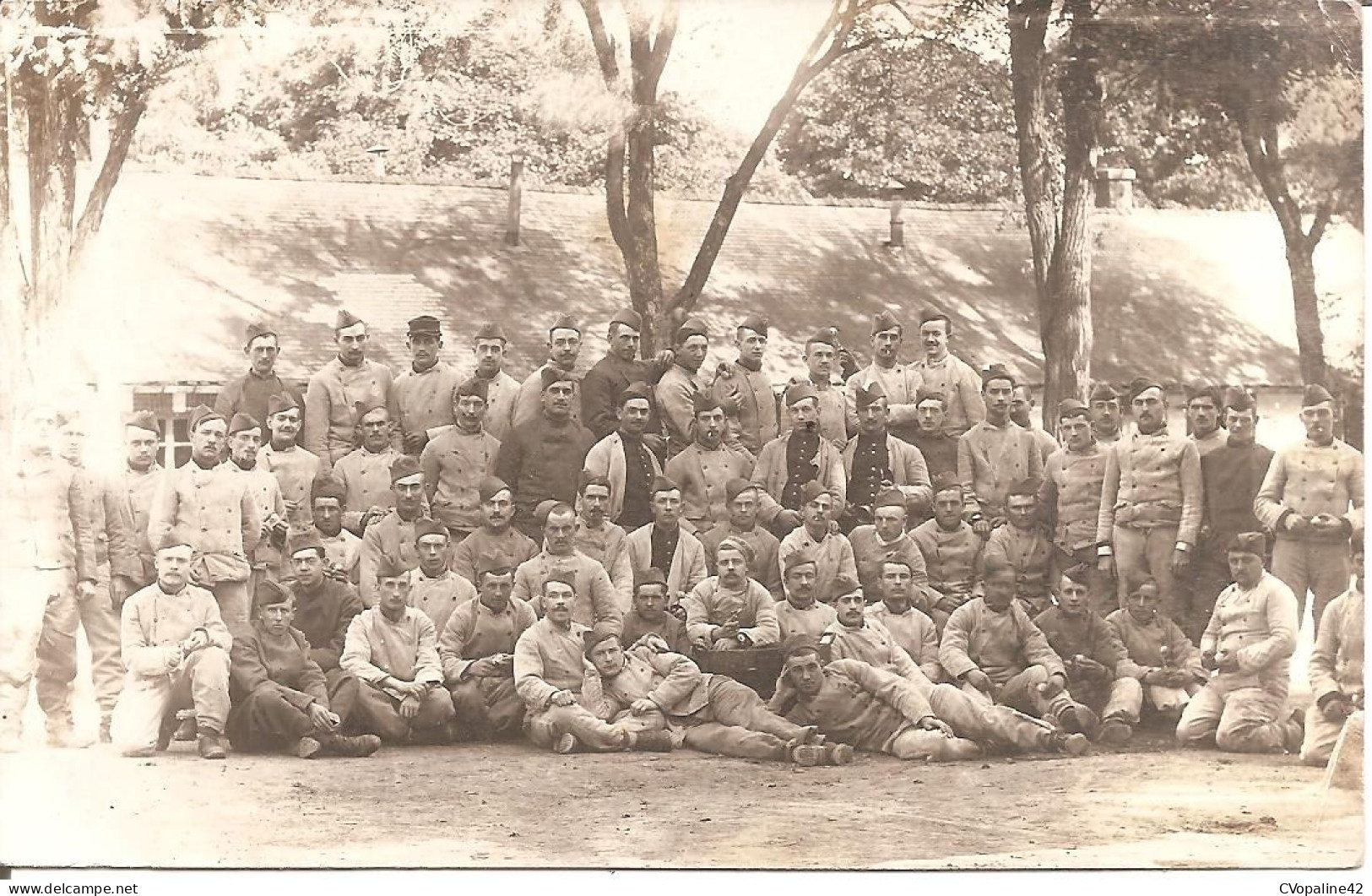 Carte Photo Groupe De Militaires Au Camp De Chalons En 1911 - Régiments