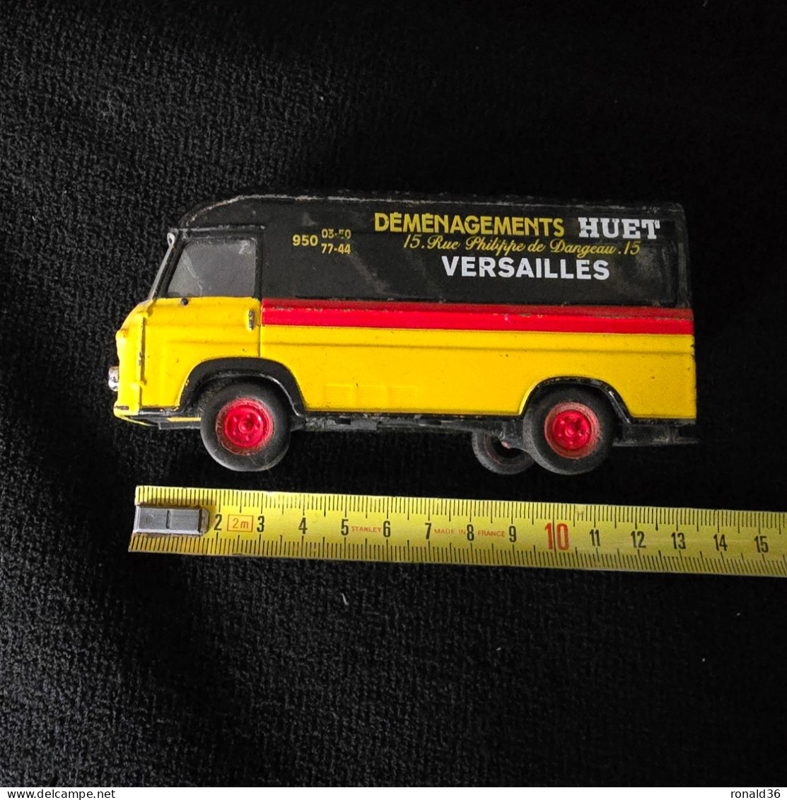 JOUET MINIATURE camion publicitaire automobile Véhicule RENAULT SAVIEM pub DEMENAGEMENT HUET 78 VERSAILLES Rue P DANGEAU