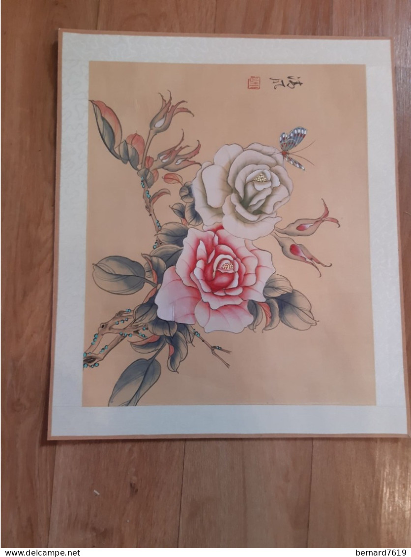 Peinture Sur Soie  XX E  Peinte A La Main En Chine - Signee -  Fleurs- Papillon - Aziatische Kunst