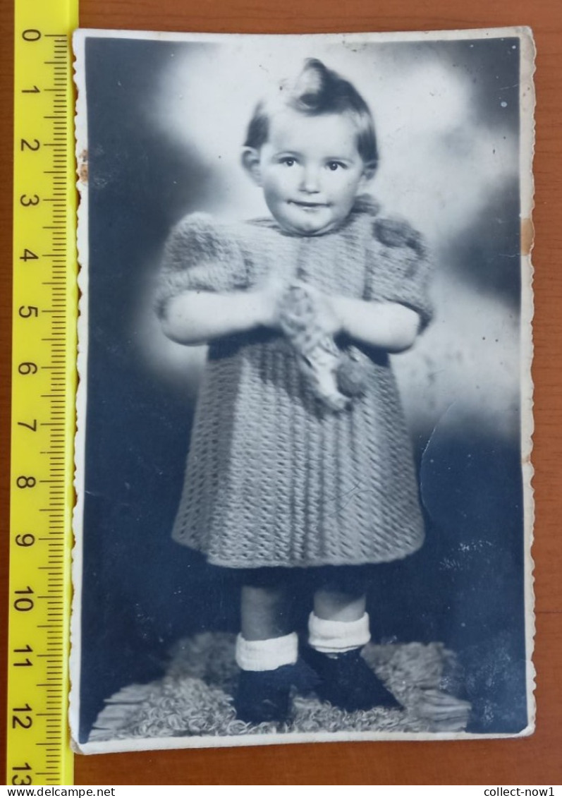 #11   Anonymous Persons - Enfant Child Girl Fille - Anonyme Personen