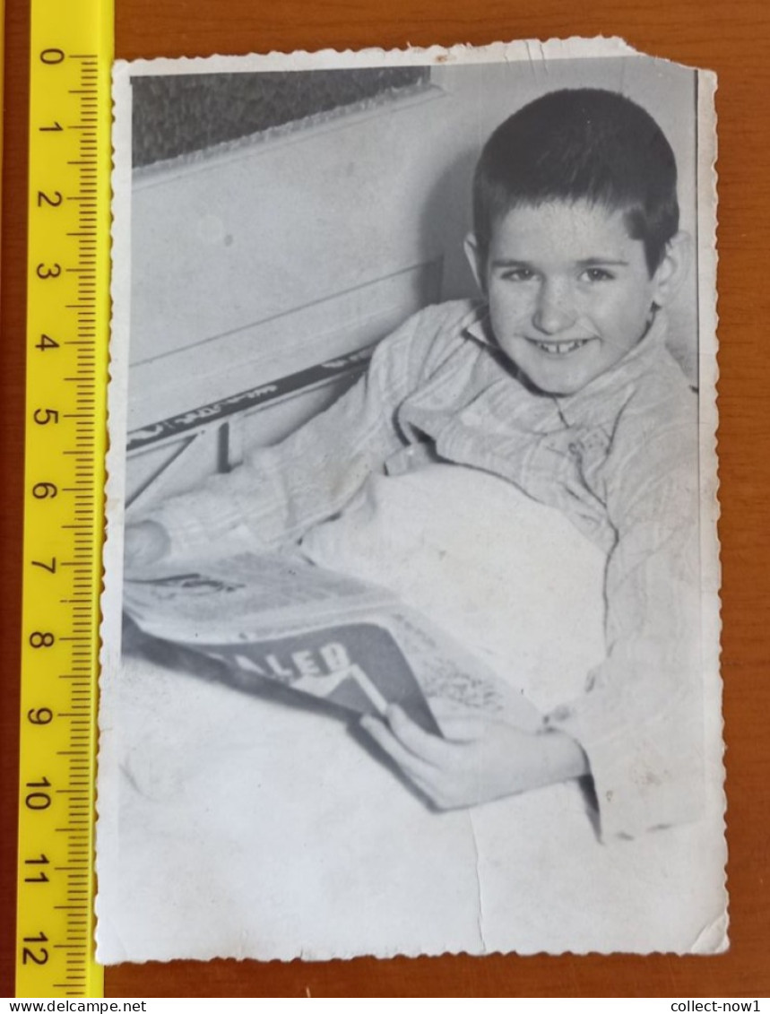 #11   Anonymous Persons - Enfant Child  Boy Garcon In Bed - Anonyme Personen