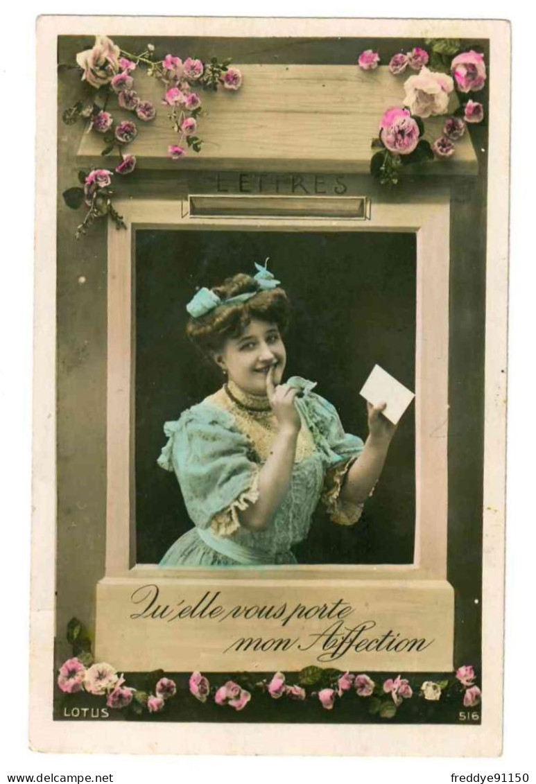 CPA Fantaisie Femme  . Fleurs . Boite  Aux Lettres . 1908 - Women