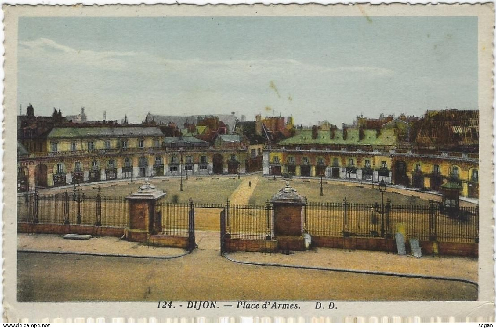 DIJON  PLACE D'ARMES - Dijon