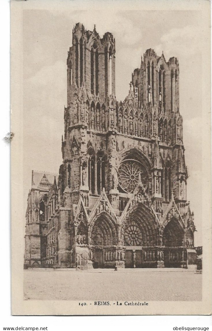 51 REIMS  CARTE NON  ECRITE   CATHEDRALE  PORCHE  N°140 - Reims