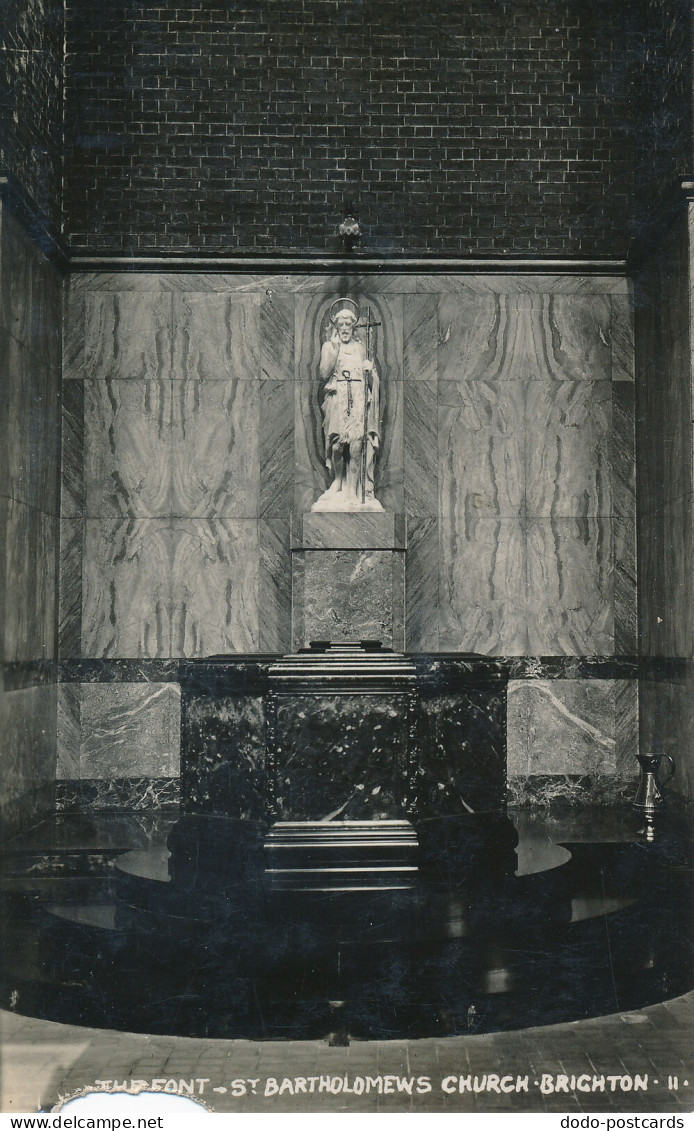 PC41957 The Font. St. Bartholomews Church. Brighton. Camera - Monde