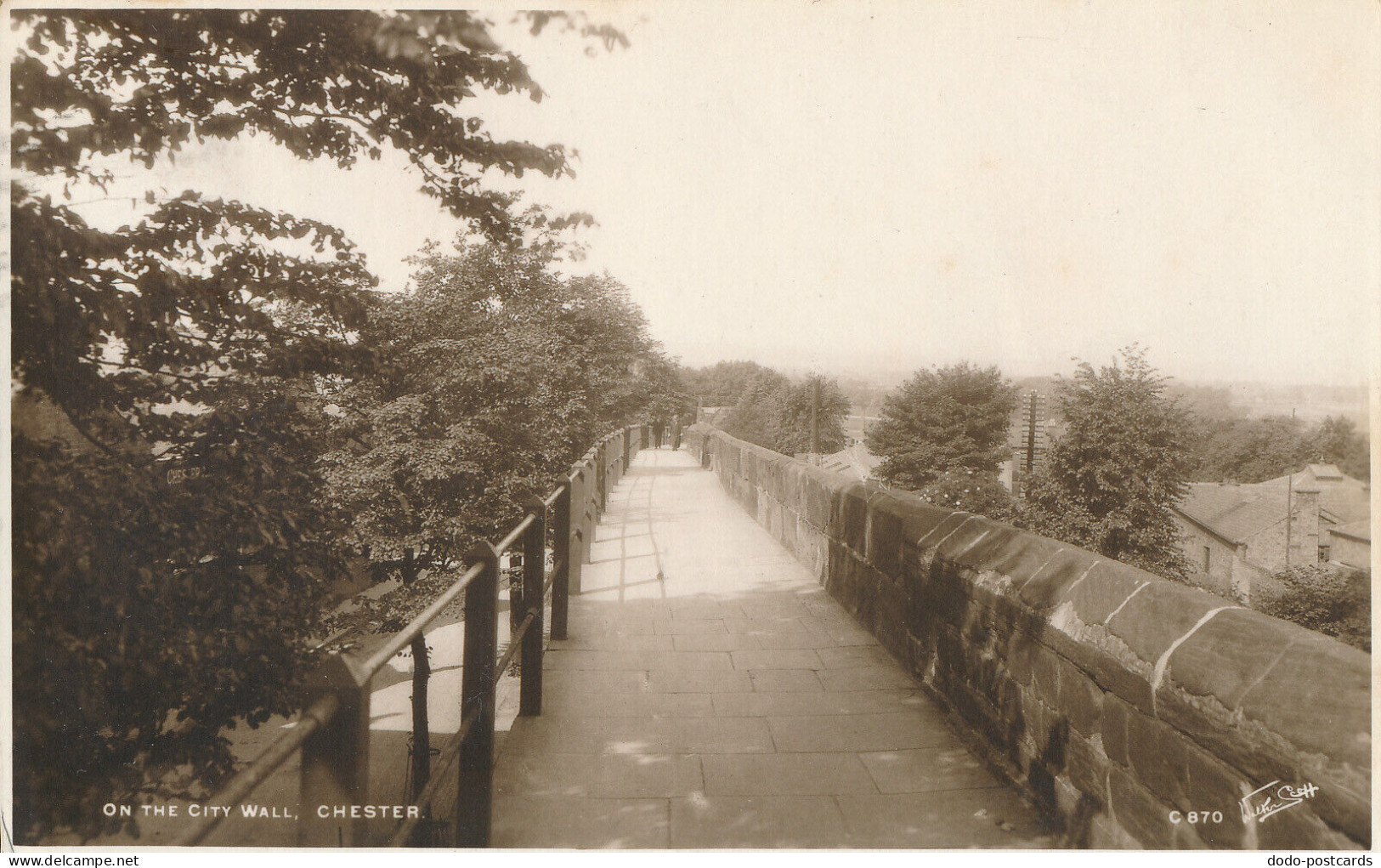 PC41877 On The City Wall. Chester. Walter Scott. RP. 1934 - Monde