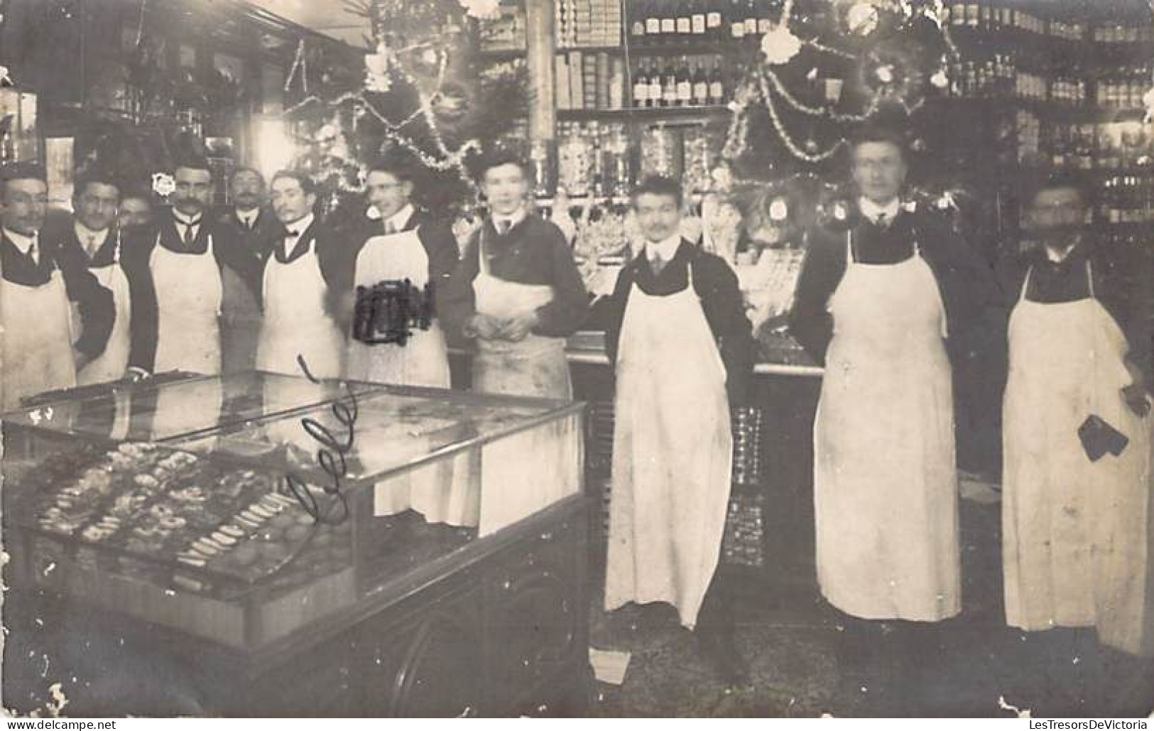 Carte Photo - F. Pontin - Epicerie Parisienne - Photographie Du Personnel - Lot De 2 Photos Prises à Noël - CPA - Photographs