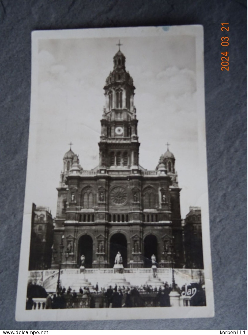 L'EGLISE DE LA TRINITE - Kerken