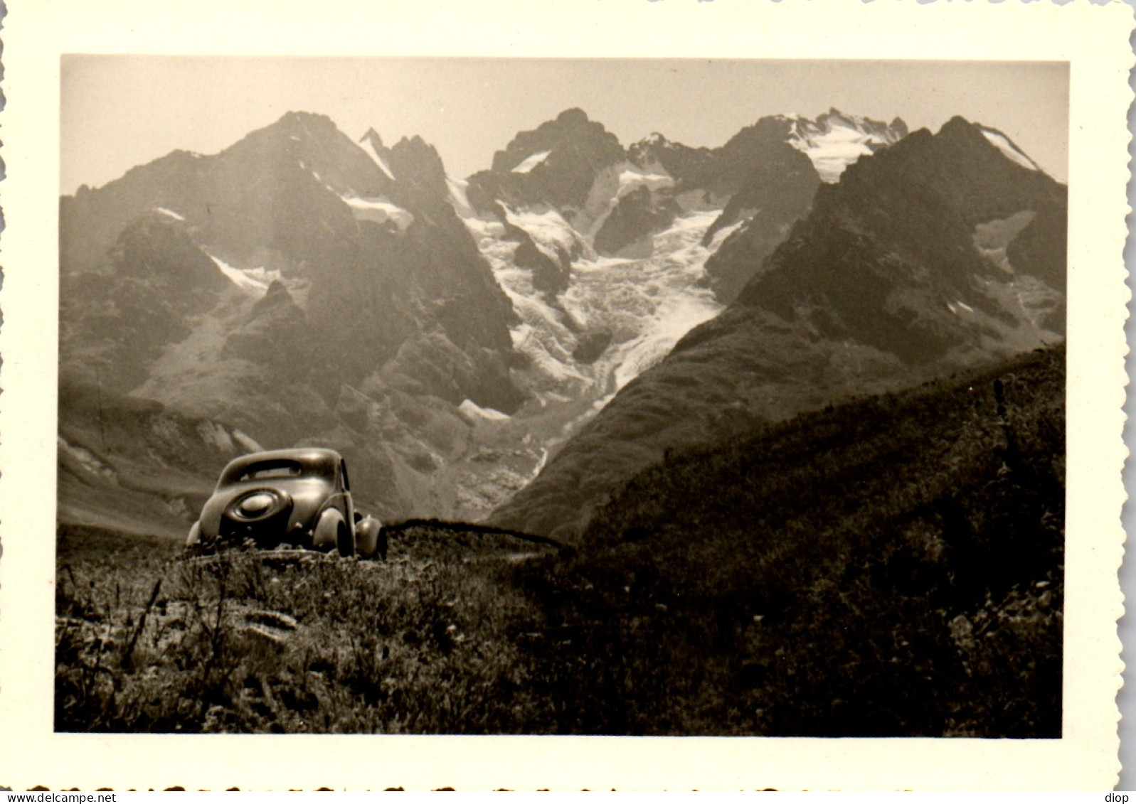 Photographie Photo Vintage Snapshot Amateur Automobile Voiture Auto Savoie  - Places