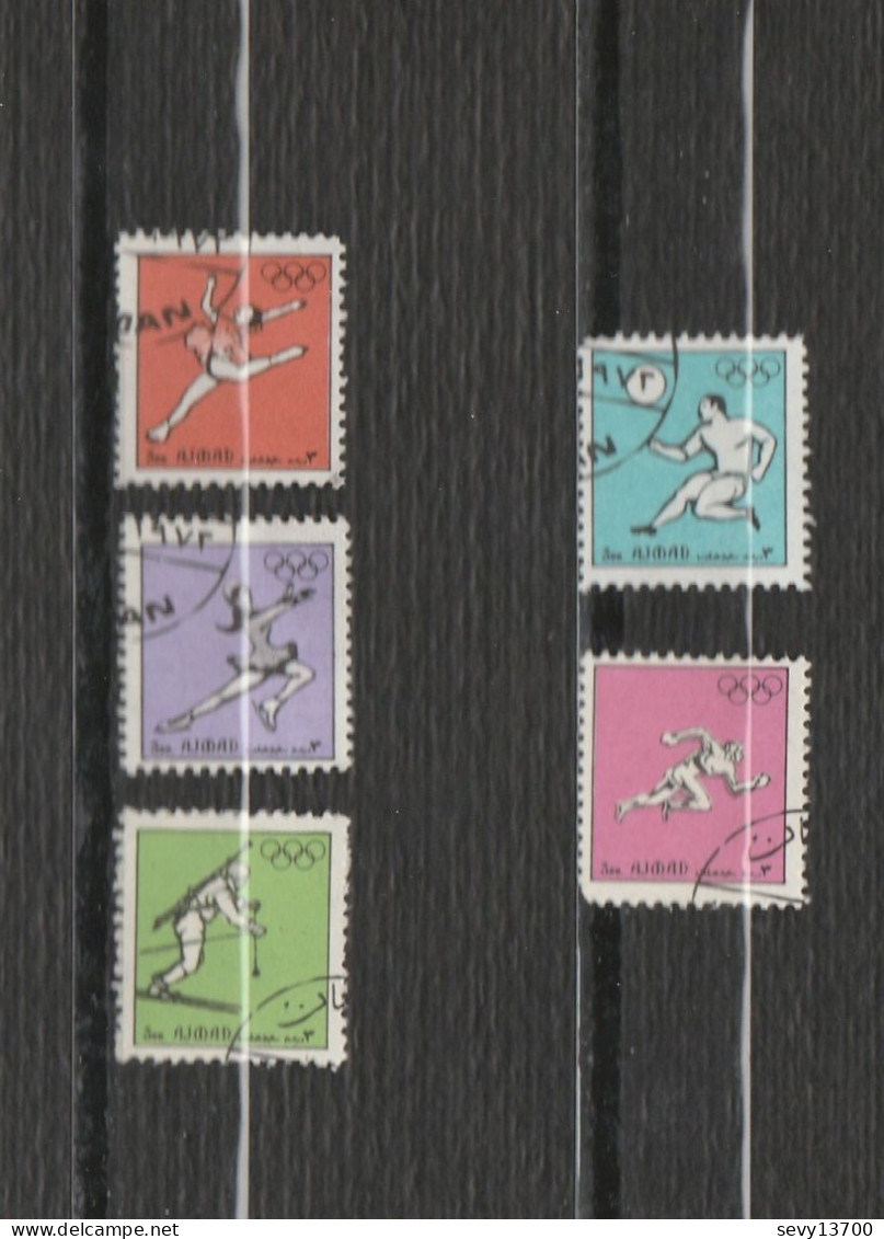 Ajman - Lot 29 Petits Format Variété Dans Les Couleurs Jeux Olympiques D'hiver Année 1973 2733 à 2748 Et Mi 2498 à 2502 - Ajman