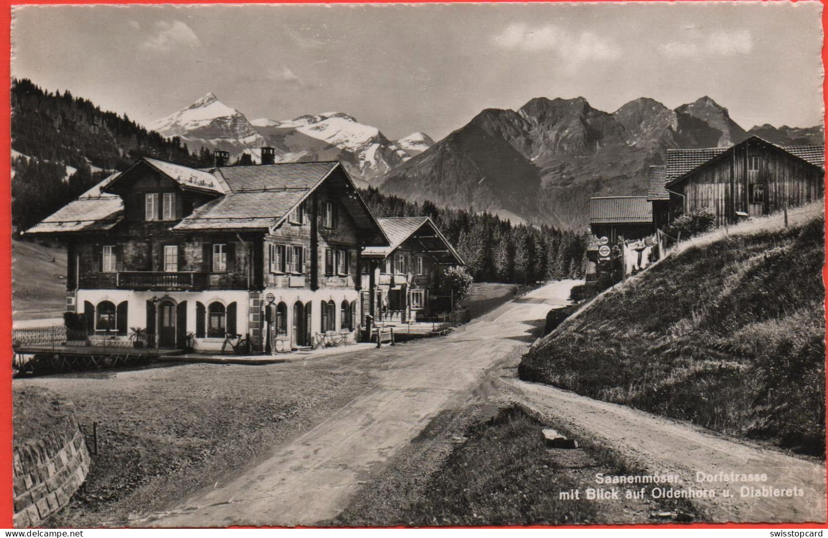 SAANENMÖSER Dorfstrasse Mit Blick Auf Oldenhorn, Tanksäule - Gstaad