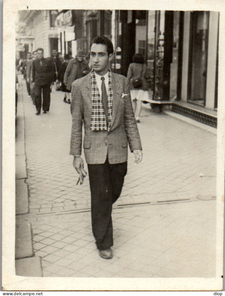 Photographie Photo Vintage Snapshot Photographe De Rue Marche Homme Bordeaux - Anonyme Personen