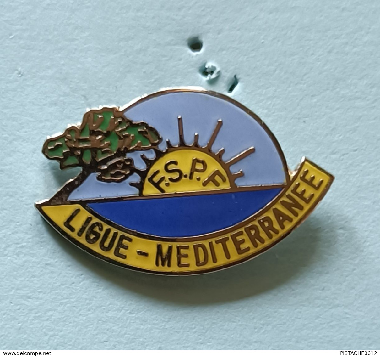 Pin's F.S.P.F Ligue Mediterranée Fédération Sportive De La Police De France Signé Winner - Polizei