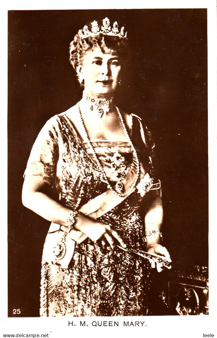 CN48.Vintage Postcard. H.M. The Queen Mary. - Königshäuser