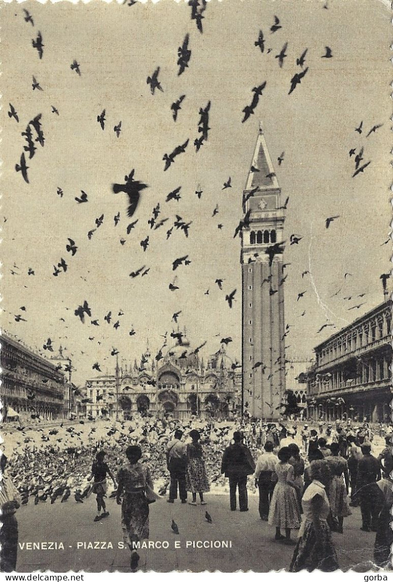 *CPSM - ITALIE - VENISE - Place St Marc Et Clocher - Tres Animée - Venezia (Venedig)