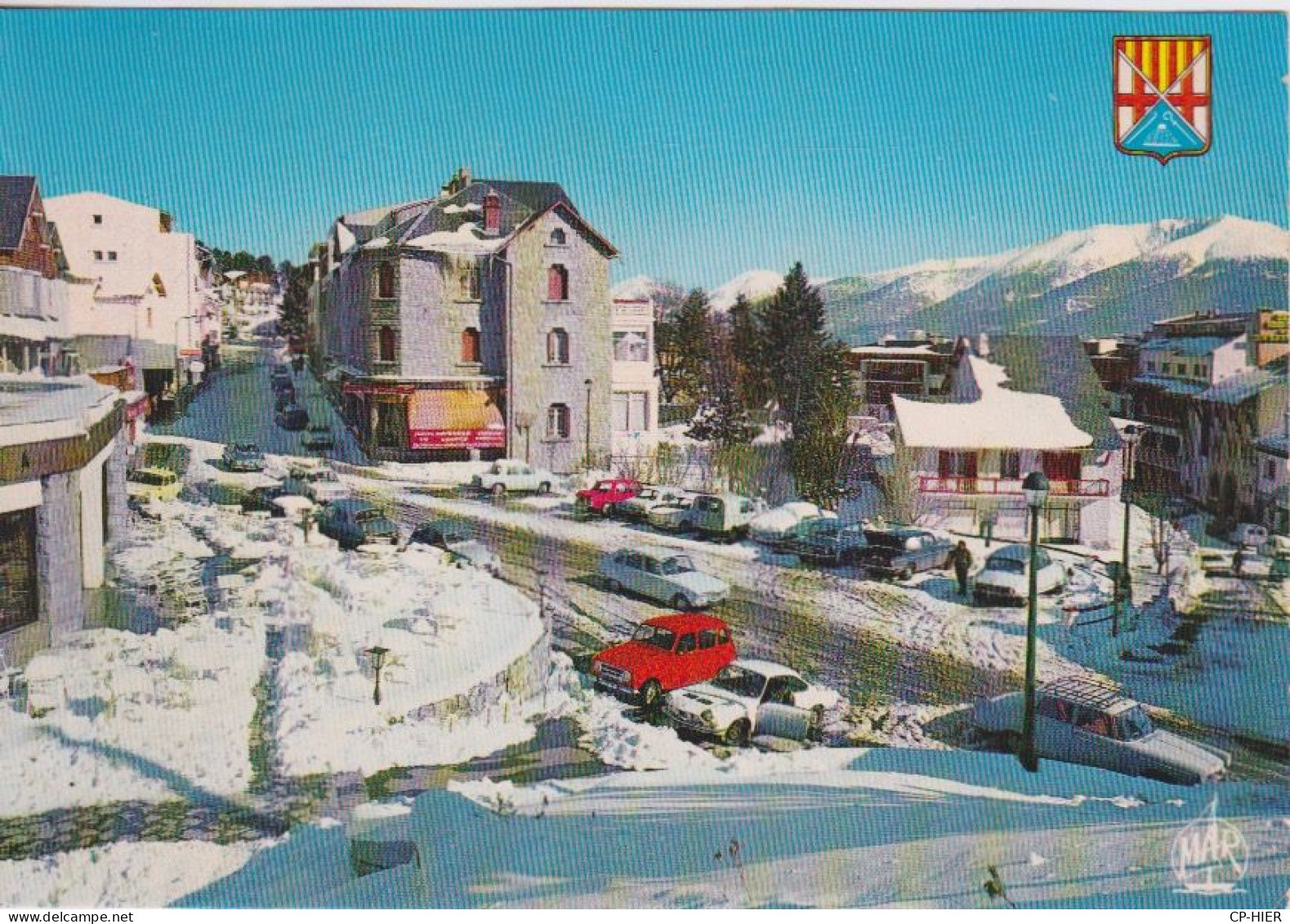 AUTO - RENAULT 4 L - ALPINE ? PEUGEOT CITROEN DS  R16 2 CV EN STATION DE FONT-ROMEU - Toerisme