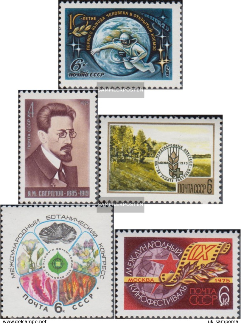 Soviet Union 4365,4366,4367,4368,4370 (complete Issue) Unmounted Mint / Never Hinged 1975 SpAce, PflAnzenschUtz, Film U. - Unused Stamps