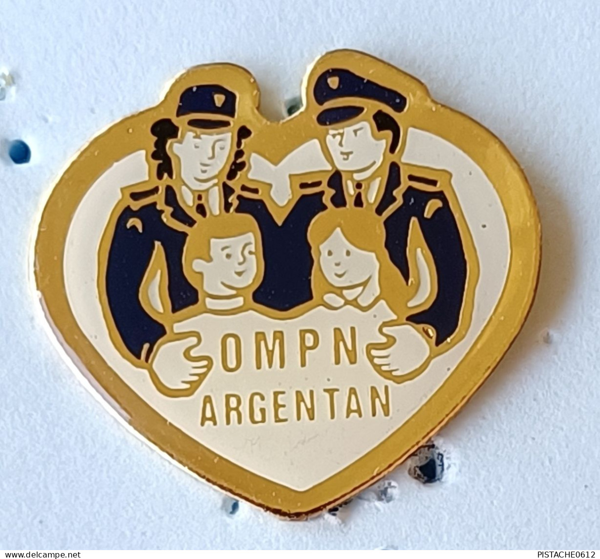 Pin's OMPN Argentan Police Orphelinat Mutualiste De La Police Nationale - Polizia