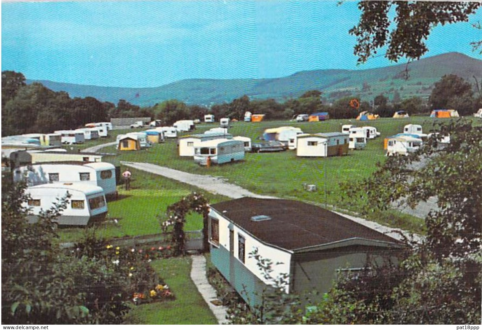 FRANCE - Lot de 20 CPSM-CPM : CARAVANING (Camping) Grand Format - Caravanes - ( 0.20 € par carte)