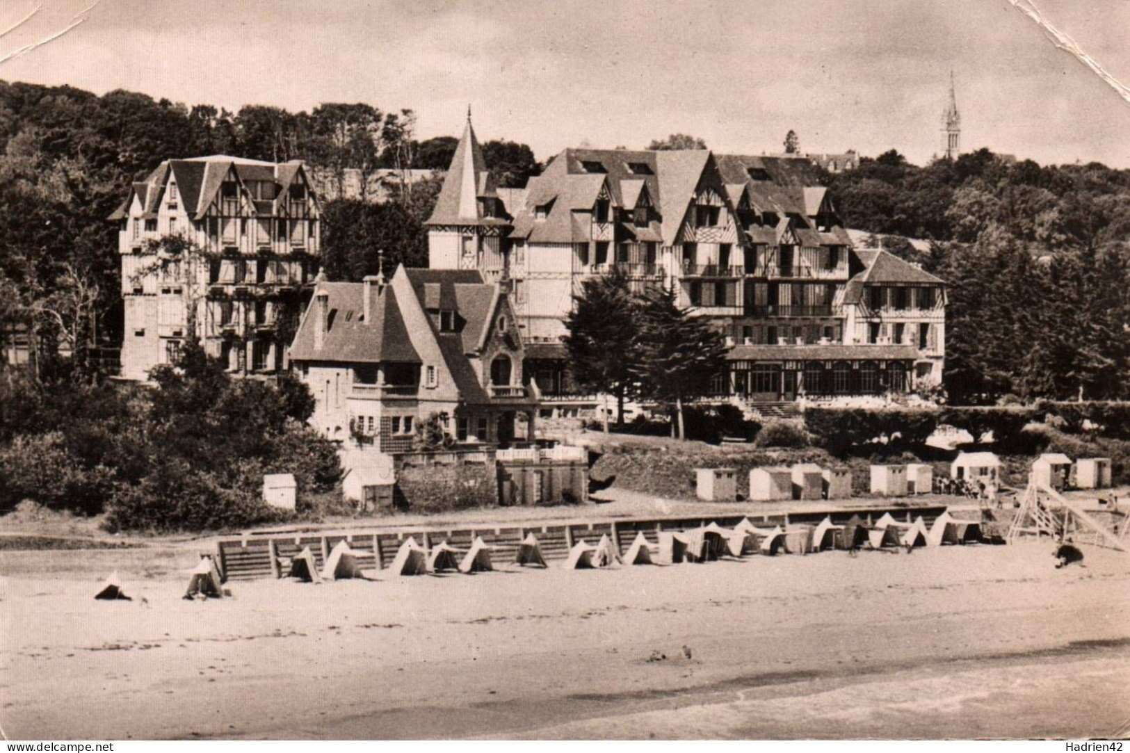 RECTO/VERSO - CPA - SAINT CAST - COTE DU NORD - HOTEL AR VRO - PLAGE MER ET BOIS - CACHET 1954 - Saint-Cast-le-Guildo