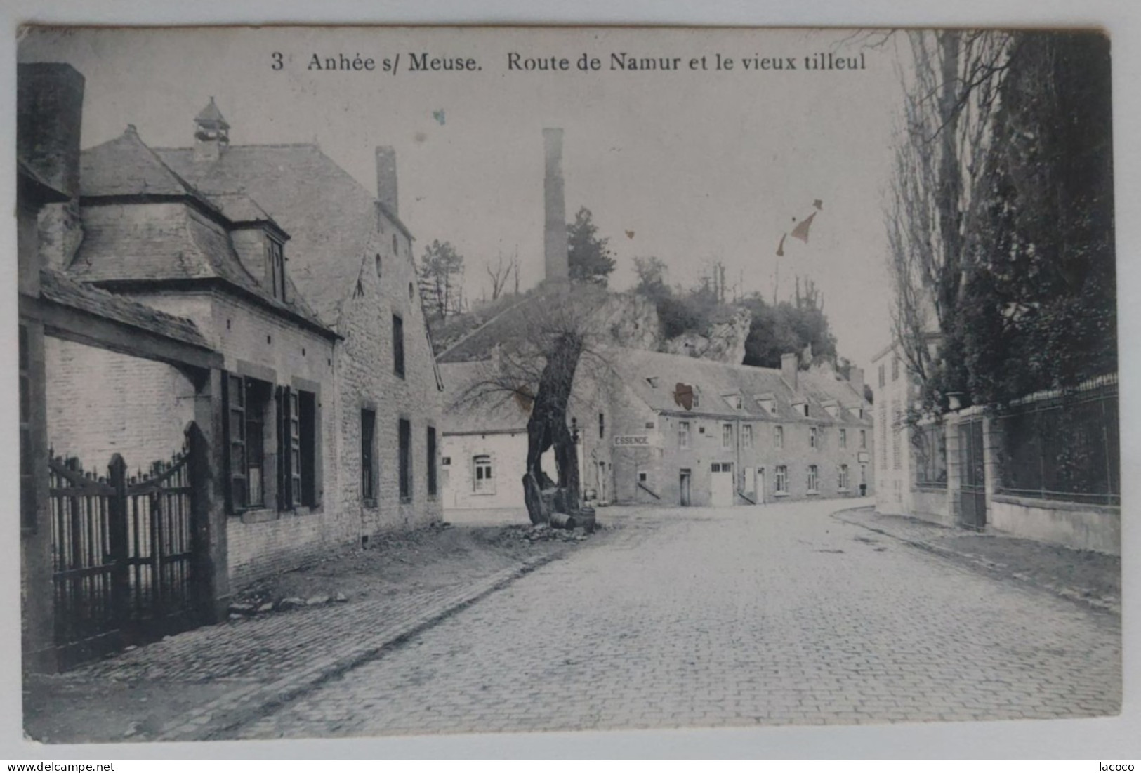 A VOIR!  ANHEE Prés De Yvoir Et Warnant. .Route De Namur Et Le Vieux Tilleul. Edit: N. Laflotte N°3. Postée 1913 - Anhee