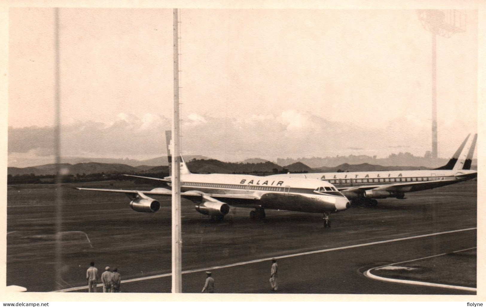 Antananarivo - Photo Ancienne - Aéroport - Avion De La Compagnie BALAIR Et ALITALIA Aviation - Madagascar - 8,5x13,5 Cm - Madagascar