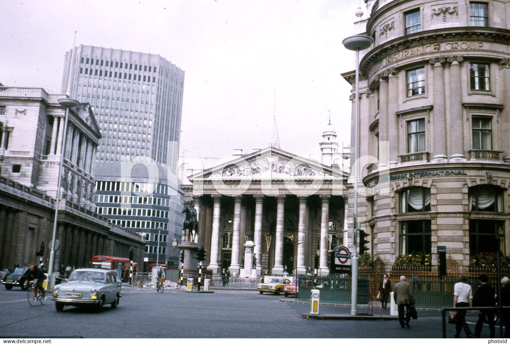 6 SLIDES SET VOLKSWAGEN TL TRIUMPH HERALD CARS LONDON ENGLAND UK AMATEUR 35mm DIAPOSITIVE SLIDE Not PHOTO No FOTO NB3974 - Diapositives