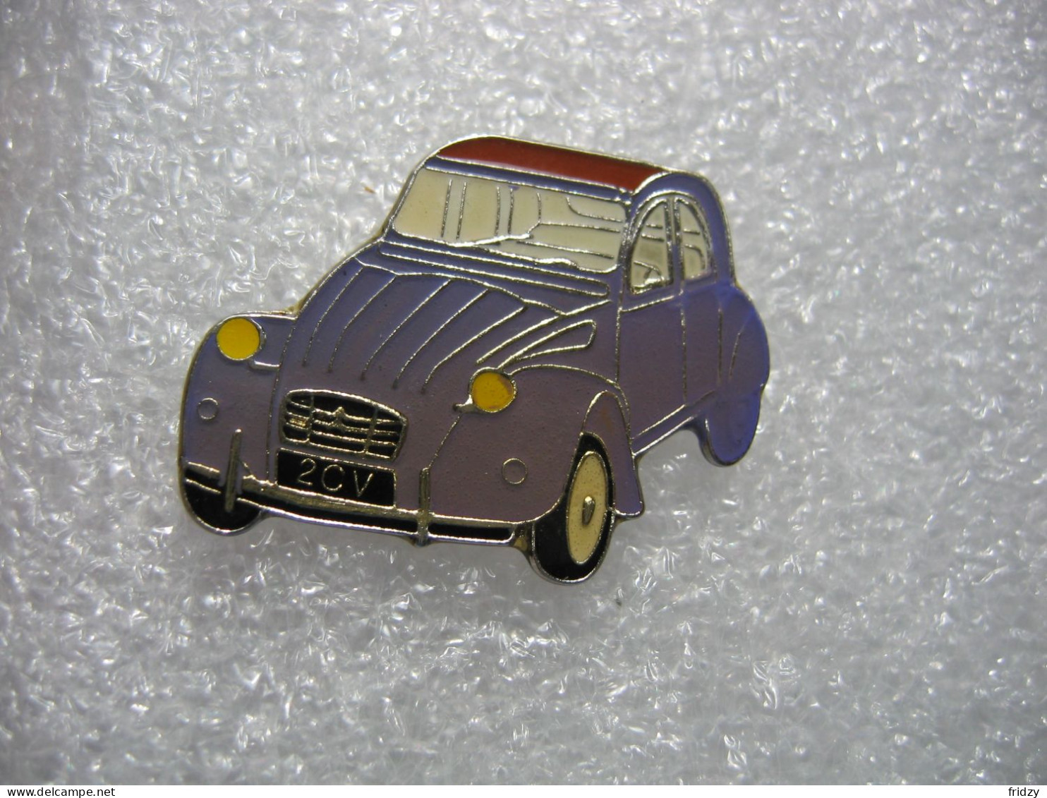 Pin's D'une 2CV De Couleur Bleue-violette - Citroën