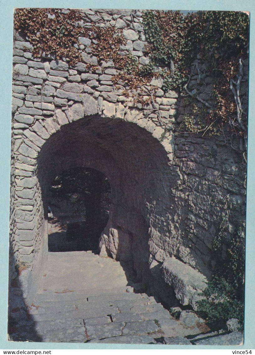 BONNIEUX - Le Vieil Escalier Du XII° S. - Bonnieux