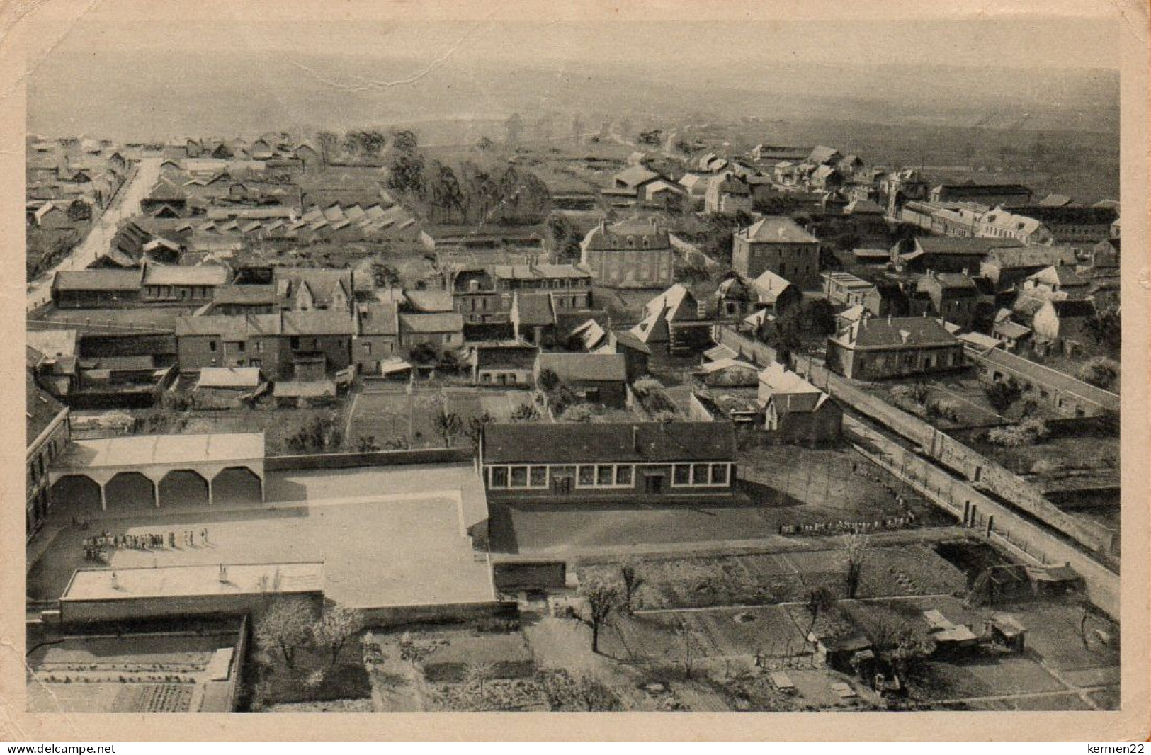 CPA 80 VILLERS BRETONNEUX Vue Générale Et Ecole Des Filles - Villers Bretonneux