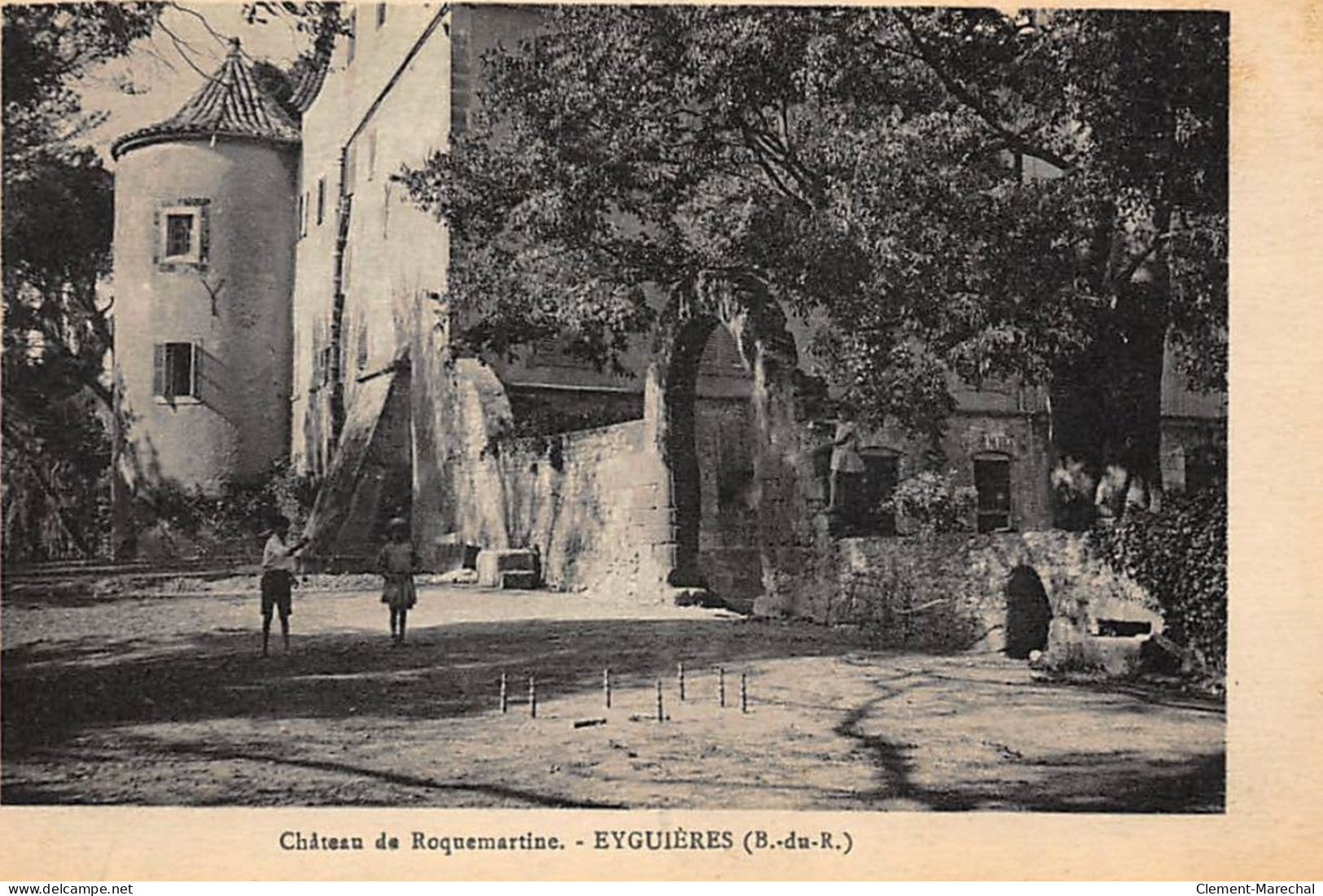 EYGUIERES : Chateau De Roquemartine, Quilles - Tres Bon Etat - Eyguieres