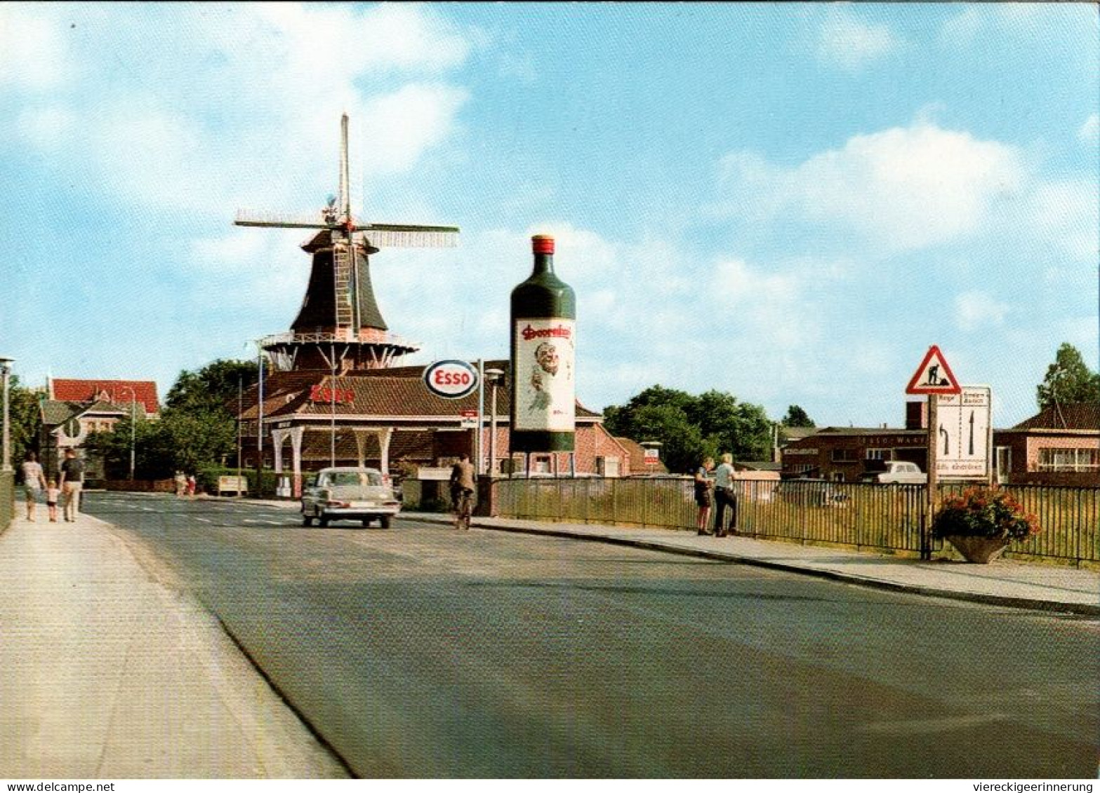 ! Ansichtskarte Aus Norden, Mühlenbrücke, Windmühle, Windmill, Esso Tankstelle, Doornkaat - Moulins à Vent