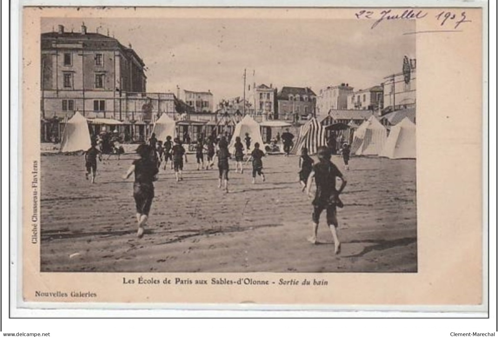 SABLES D'OLONNE : Les écoles - Sortie De Bain - Très Bon état - Sables D'Olonne