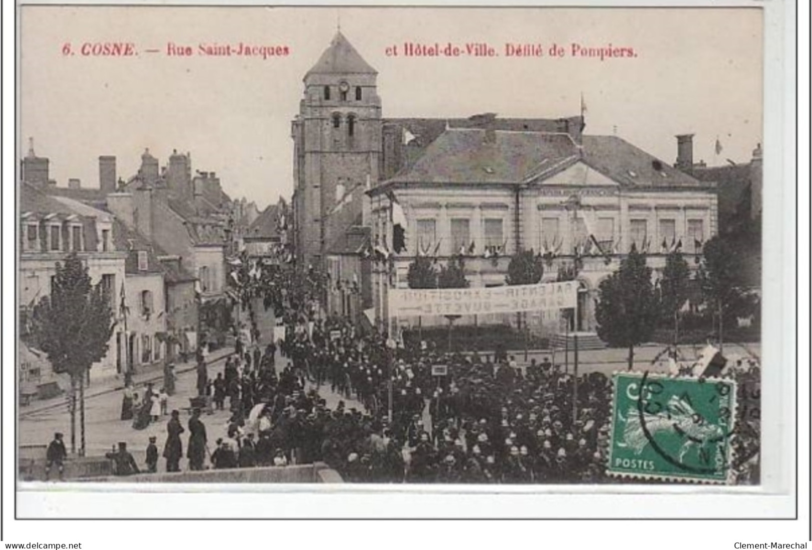 COSNE - Rue Saint Jacques Et Hôtel De Ville - Défilé De Pompiers - Très Bon état - Cosne Cours Sur Loire