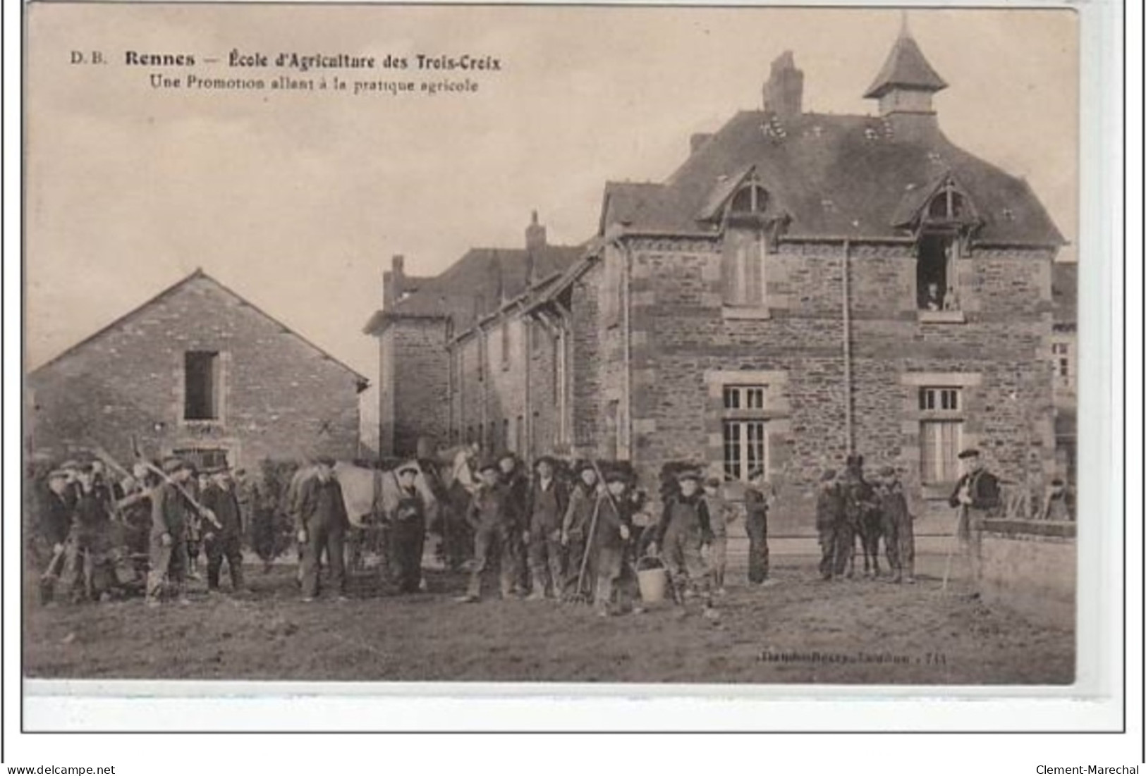 RENNES - Ecole D'Agriculture Des Trois Croix - Une Promotion Allant à La Pratique Agricole - Très Bon état - Rennes