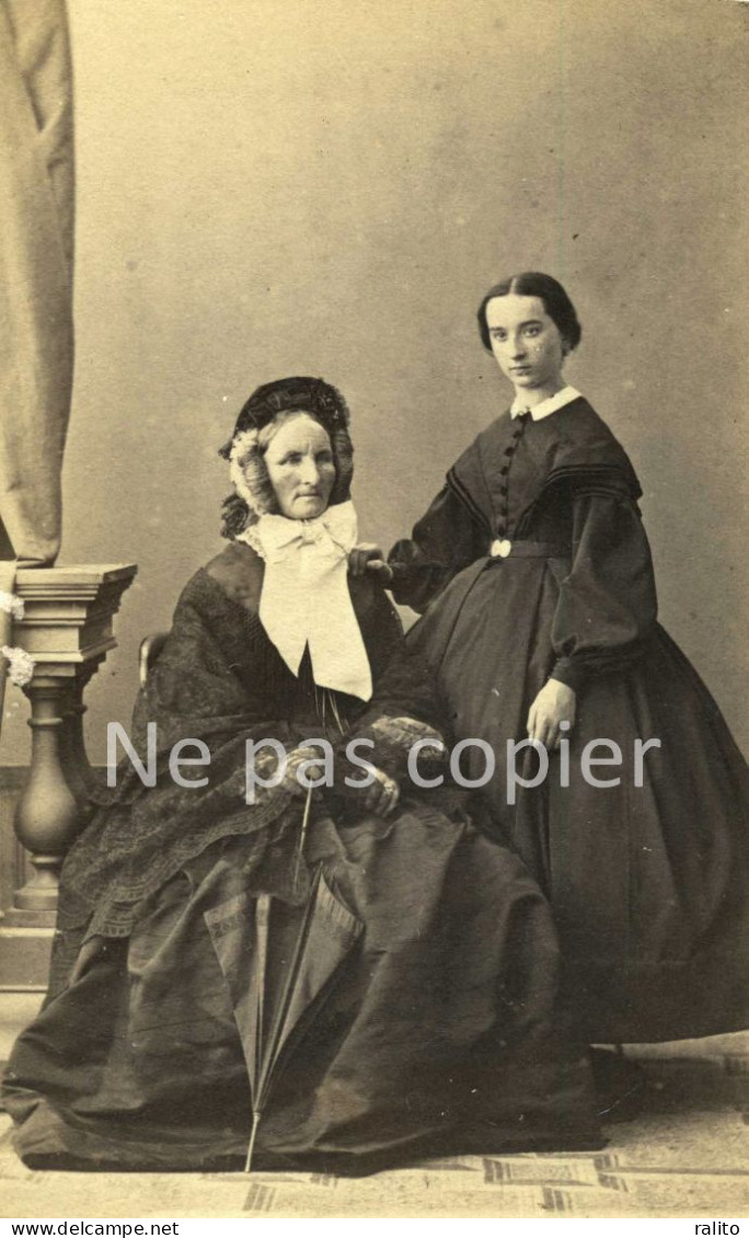 DEUX FEMMES Vers 1860 CDV Par DENISSE à BORDEAUX - Old (before 1900)