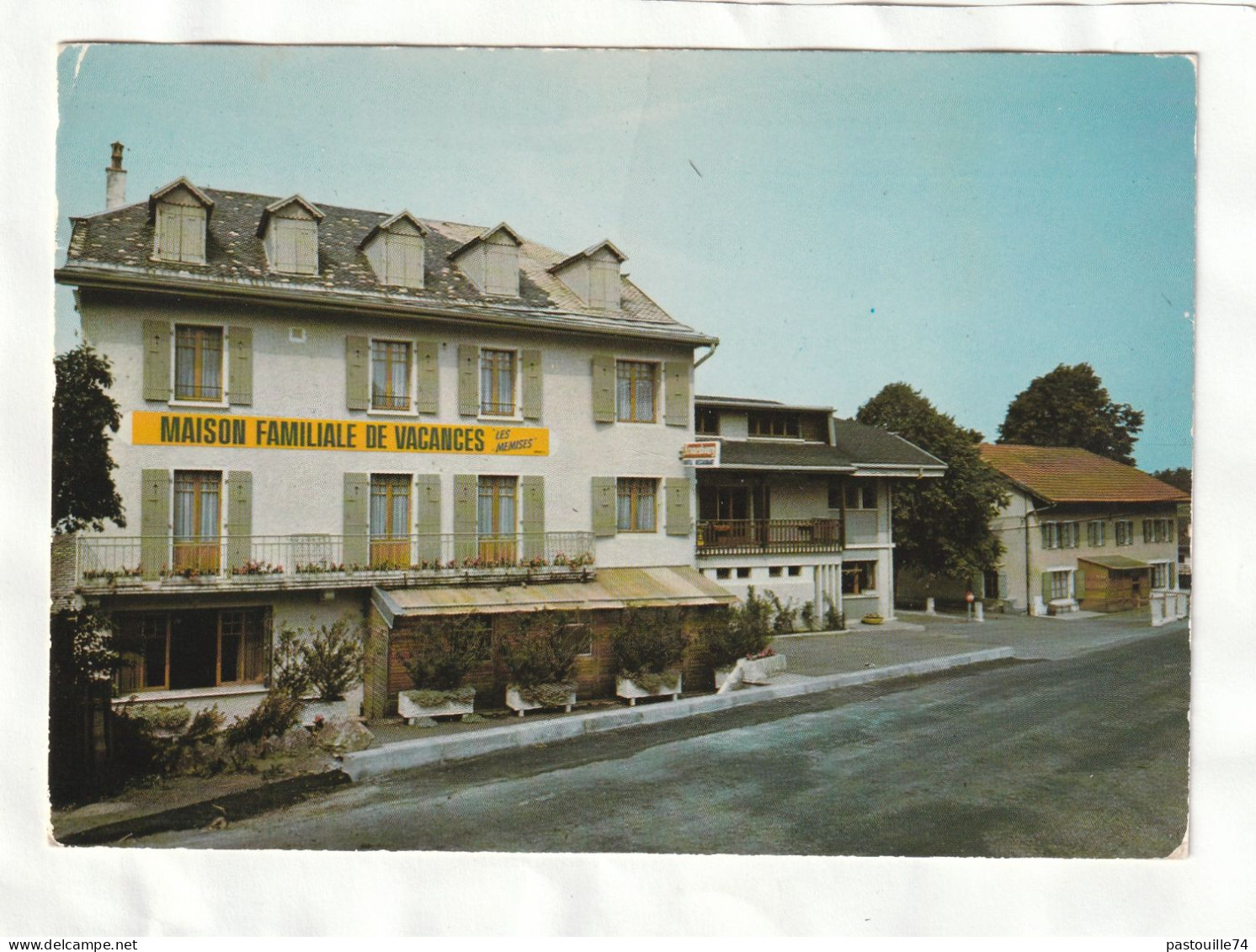 CPM. 15 X 10,5  -  THOLLON-LES-MEMISES  -  Maison Familiale Et Colonie De Vacances  " Les  Mémises " - Thollon