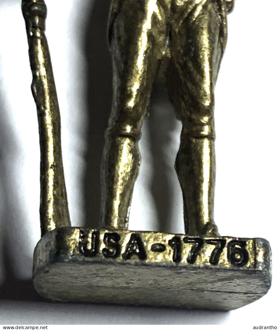 Figurine Soldat En Métal Doré Des USA 1776 - Kinder Années 80 - Soldatini Di Piombo