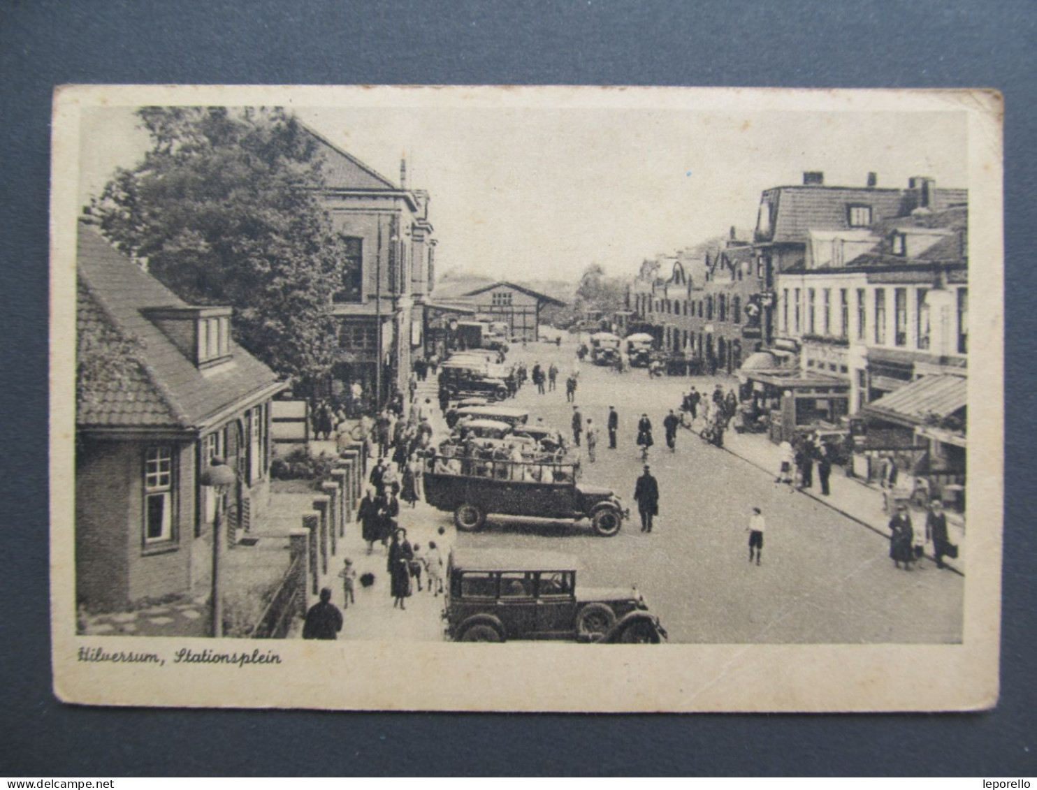 AK HILVERSUM Stationsplein Auto Ca. 1940 /// D*59103 - Hilversum