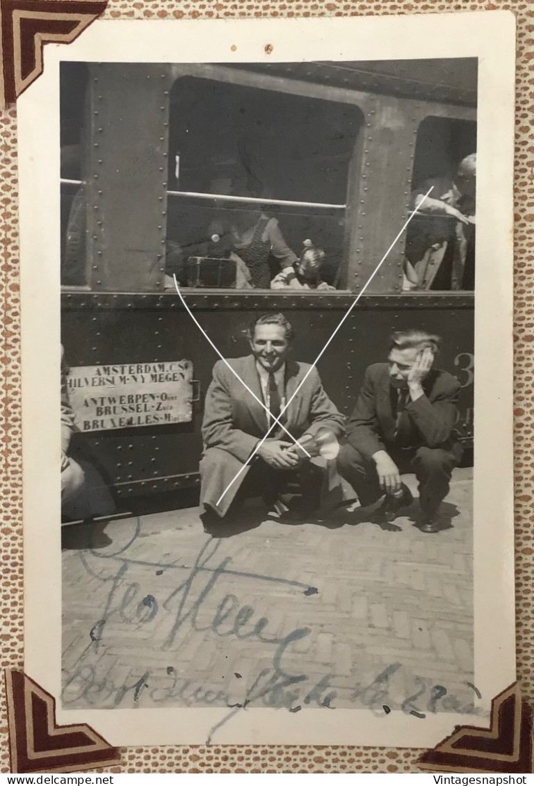 Portrait Souvenir Adieu Quai De Gare Train Bruxelles Amsterdam Photo Snapshot Vers 1940-1950 Dédicace - Cars