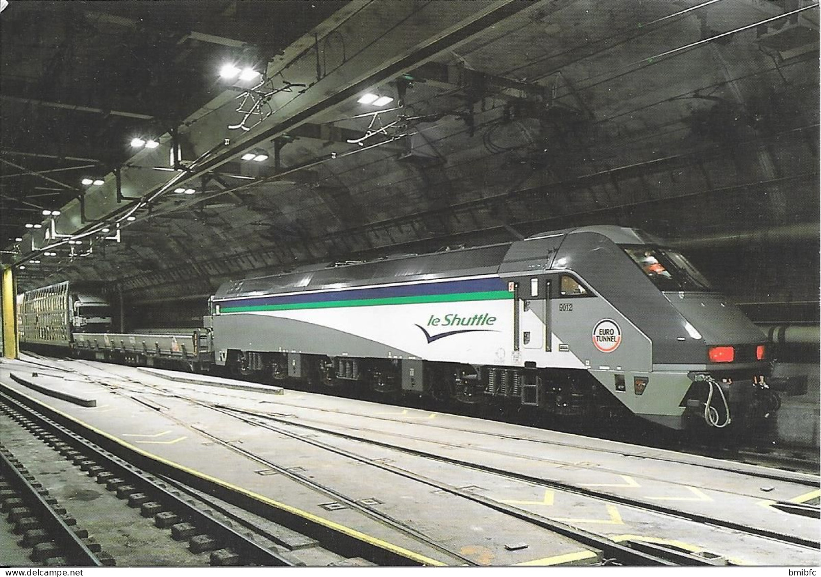 Le Shuttle - Une Navette De Fret Passant Dans La Section Britannique Du Tunnel - Treni