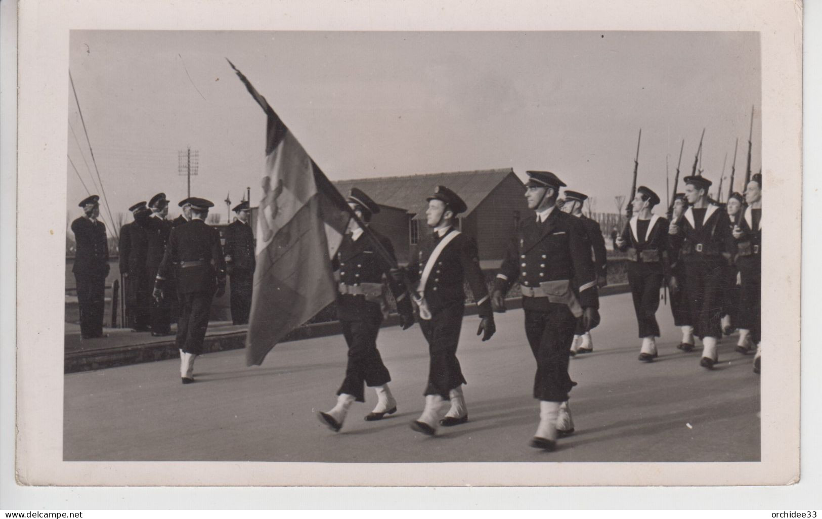 Photo Défilé Des Forces Navales Françaises Libres (avec Cachet Au Verso) HMS Royal Arthur 26/02/1943 - War, Military