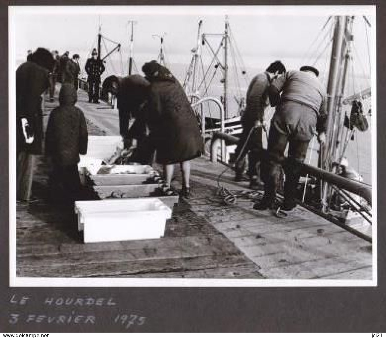 5 Photos Originales 80 SOMME - LE HOURDEL Vente De Poisson Février 1975  _PHOT208a&b - Places